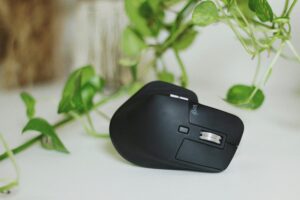 Logitech MX Master Erfahrungen – Die perfekte Maus für Profis?
