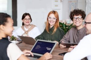 Hoka Schuhe Erfahrungen: Dämpfung, Passform und Alltagstauglichkeit